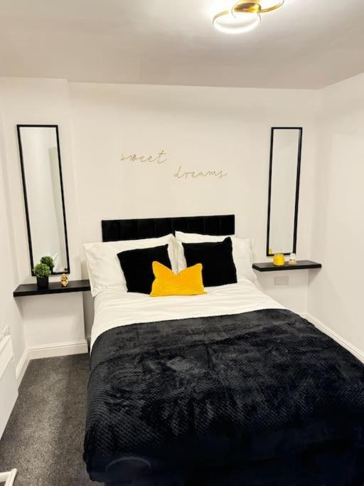 Luxury Cozy 3 Bed Apartment 5Mins From City - Free Parking! Nottingham Dış mekan fotoğraf