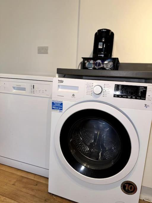Luxury Cozy 3 Bed Apartment 5Mins From City - Free Parking! Nottingham Dış mekan fotoğraf