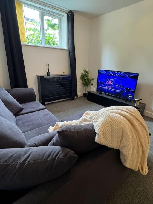 Luxury Cozy 3 Bed Apartment 5Mins From City - Free Parking! Nottingham Dış mekan fotoğraf