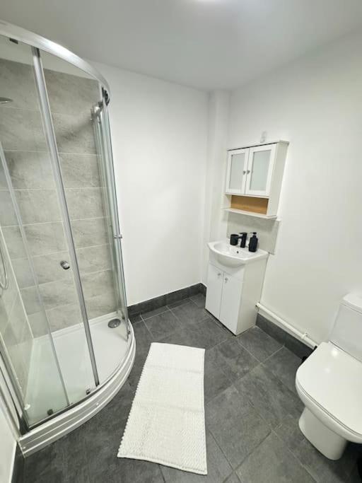 Luxury Cozy 3 Bed Apartment 5Mins From City - Free Parking! Nottingham Dış mekan fotoğraf